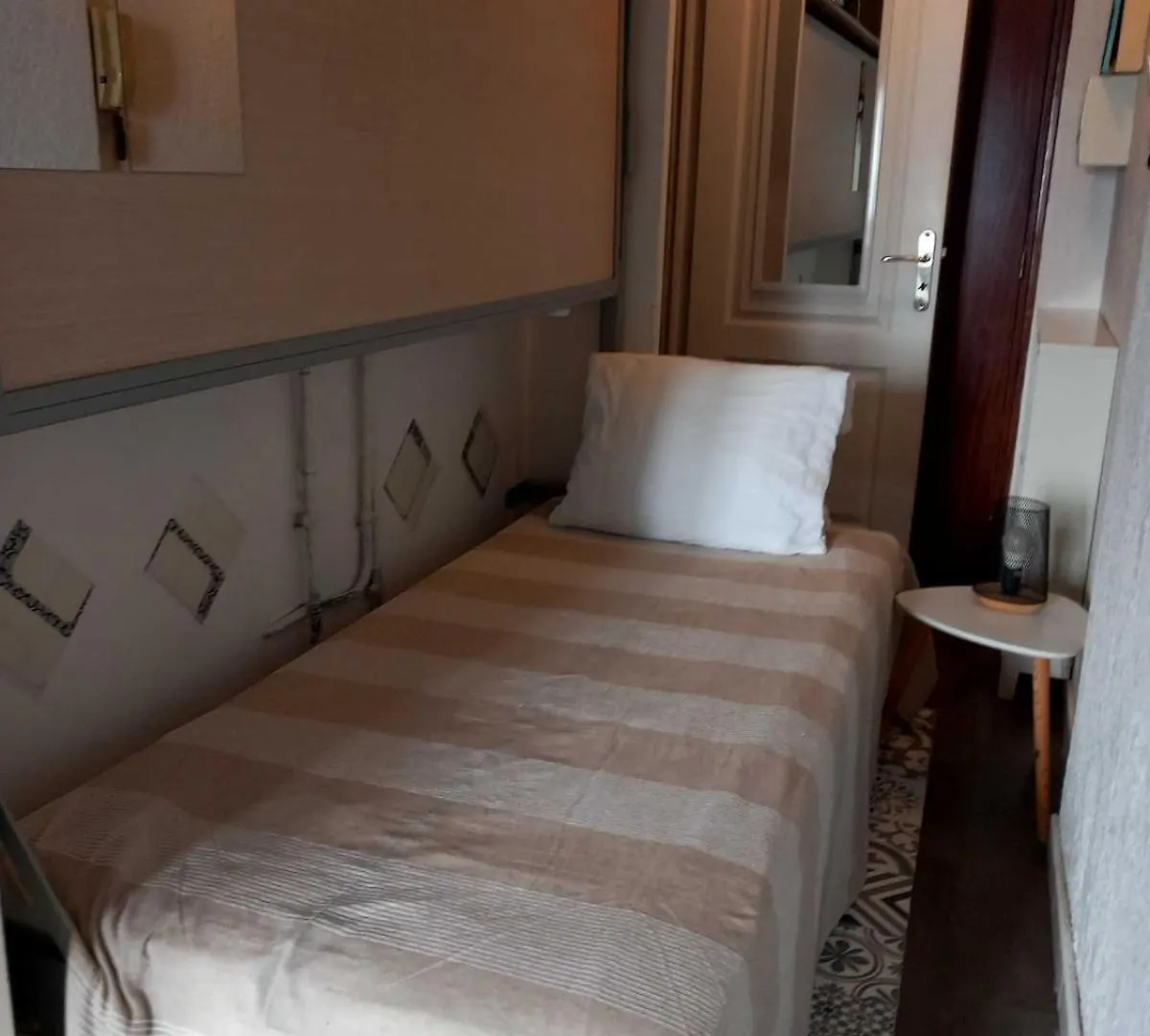 Apartment Pied A Terre, Sejour Idyllique Face A La Mer Classe 2 Etoiles Sanary-sur-Mer