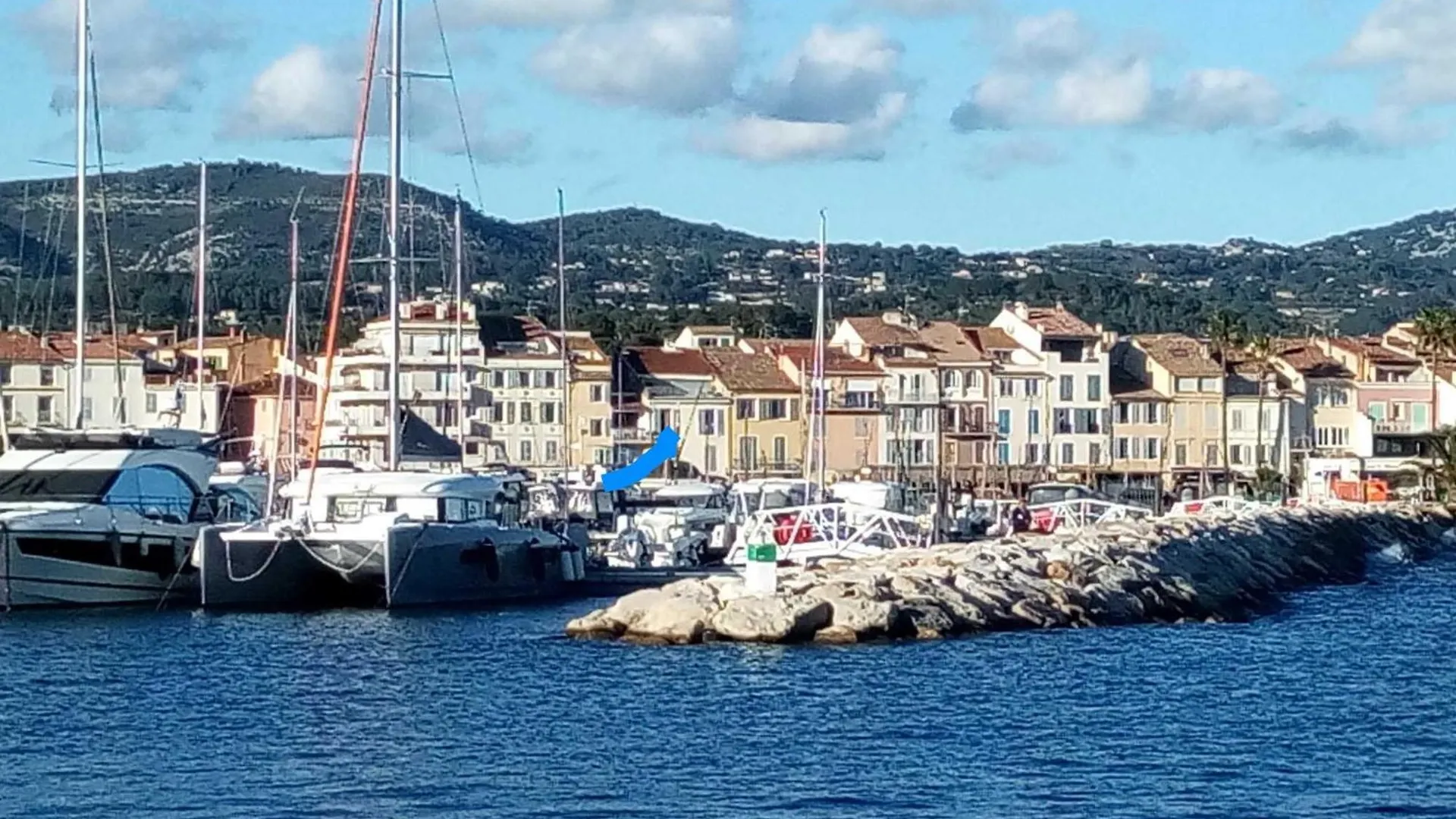 Apartment Pied A Terre, Sejour Idyllique Face A La Mer Classe 2 Etoiles Sanary-sur-Mer