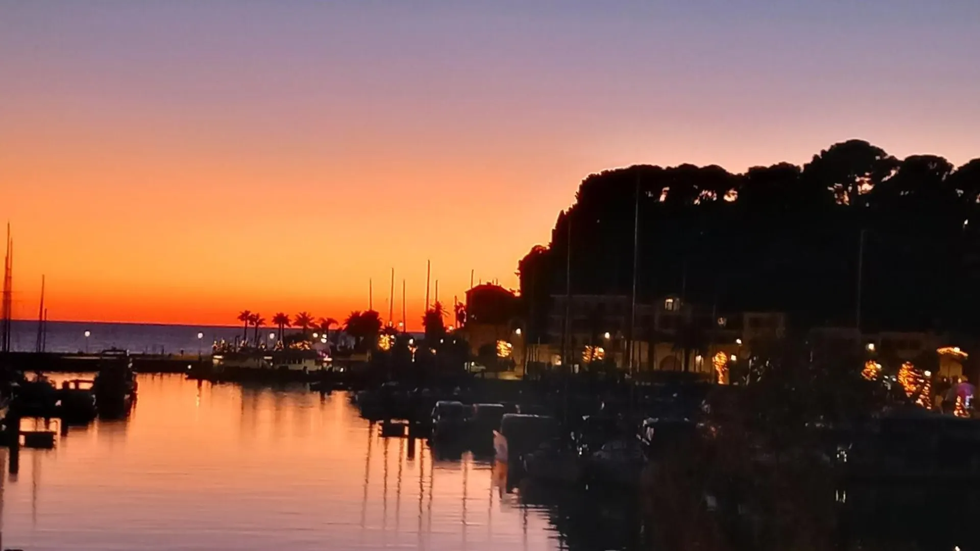 Pied A Terre, Sejour Idyllique Face A La Mer Classe 2 Etoiles Sanary-sur-Mer France