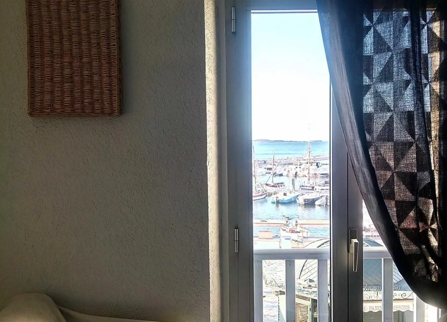 Pied A Terre, Sejour Idyllique Face A La Mer Classe 2 Etoiles Sanary-sur-Mer France
